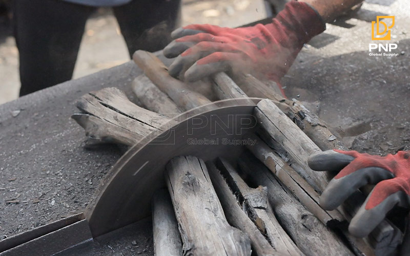 Cut the charcoal into ordered shape from 12-20 cm