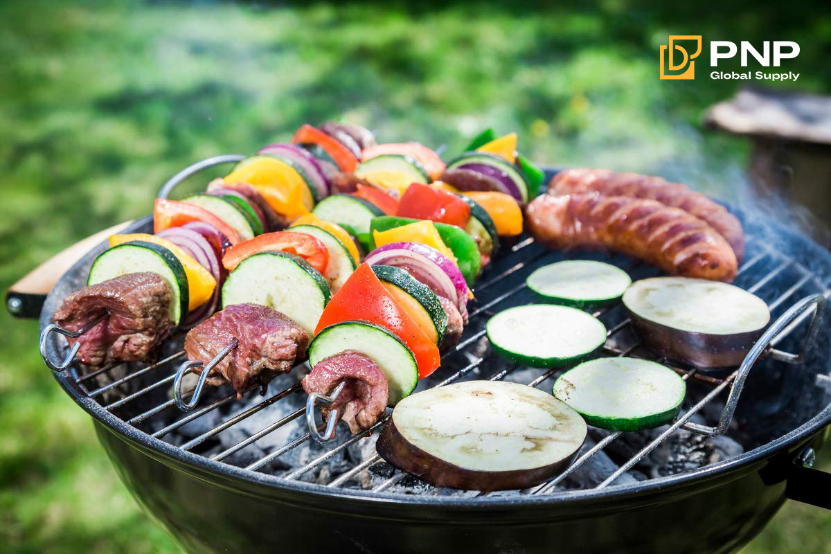 The 6 Benefits of Coconut Charcoal That Most Grillers Overlook 2 Coconut charcoal delivers steady heat for long BBQs