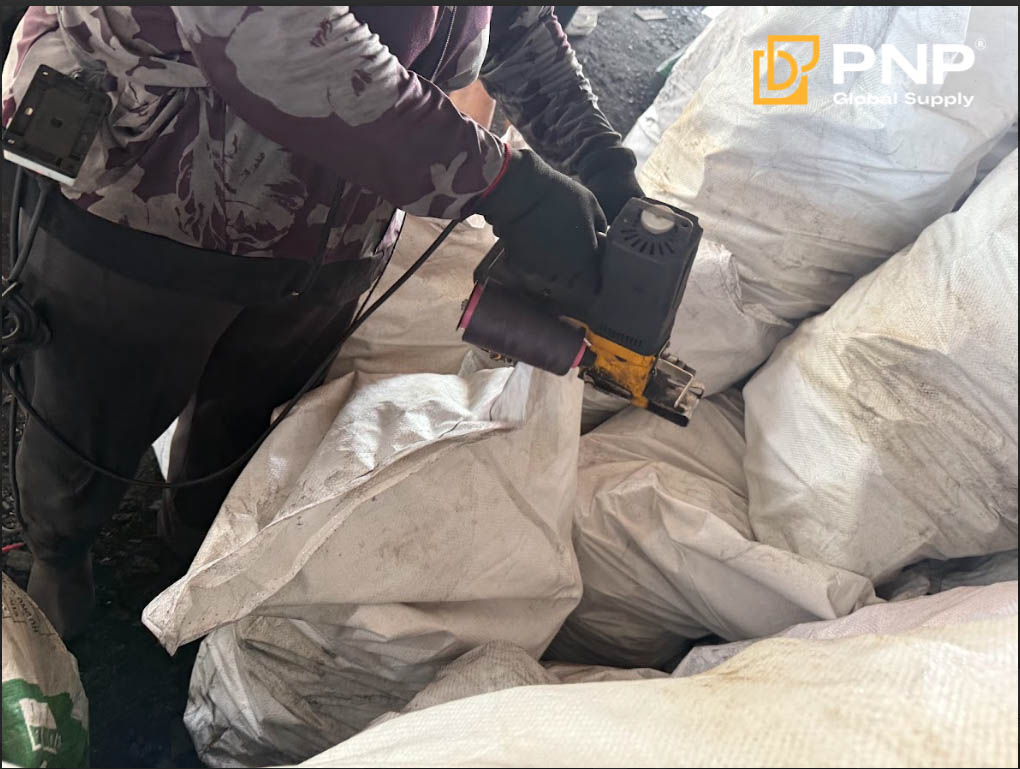 Charcoal exporters ensure safe shipping by proper packaging