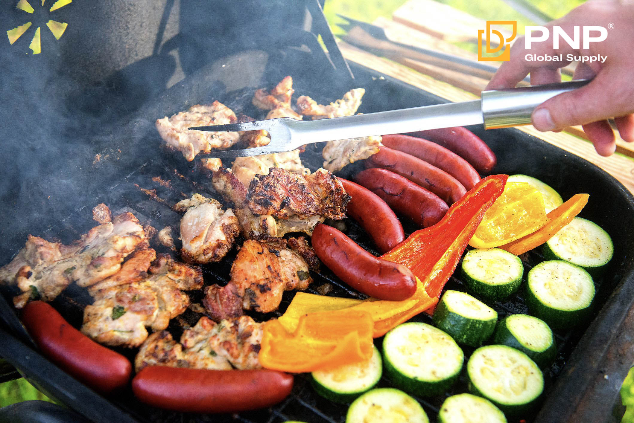 Choosing the best charcoal briquettes guarantees steady heat and delicious flavor