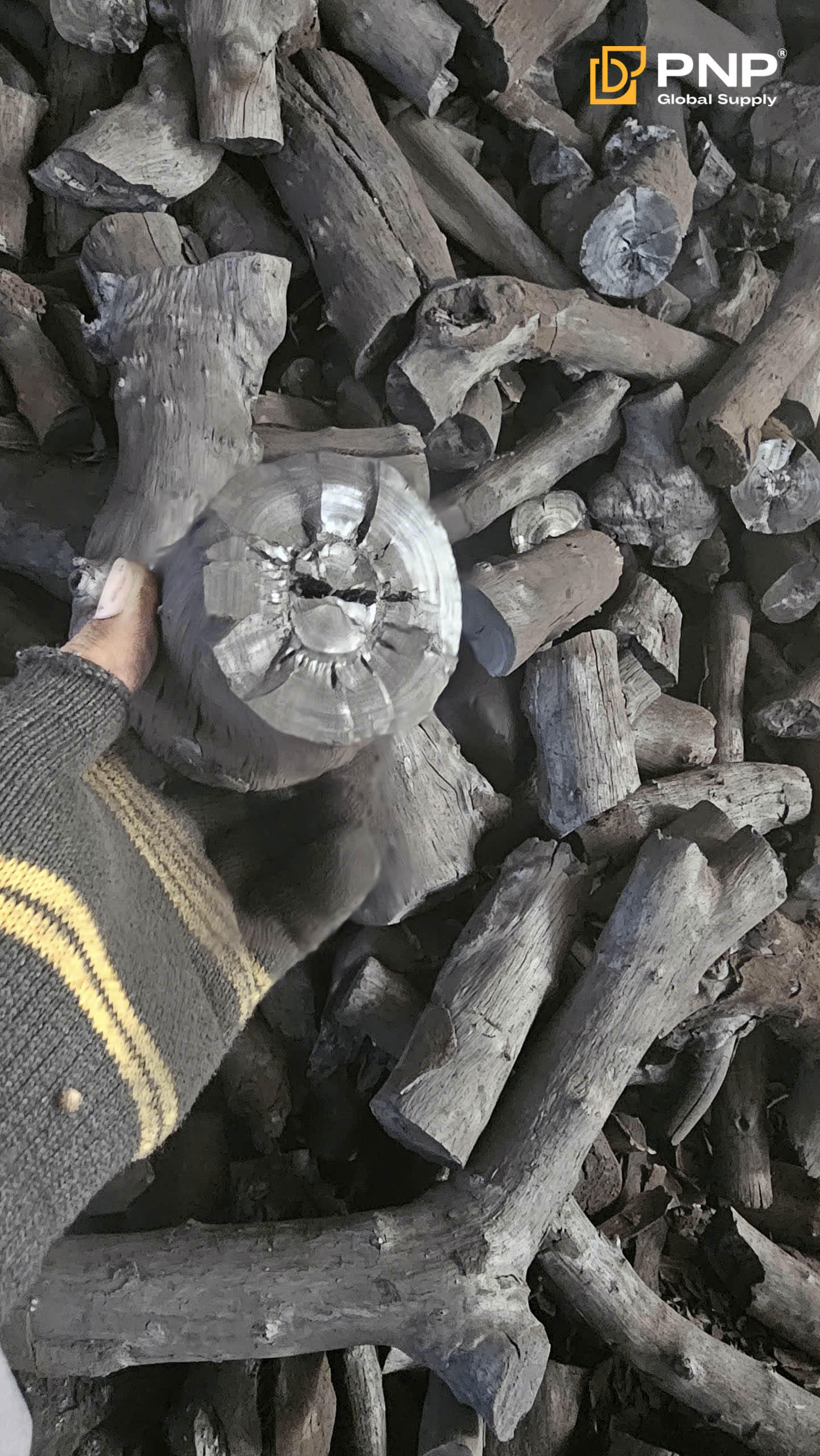 Longan charcoal has stable heat and a clean burn