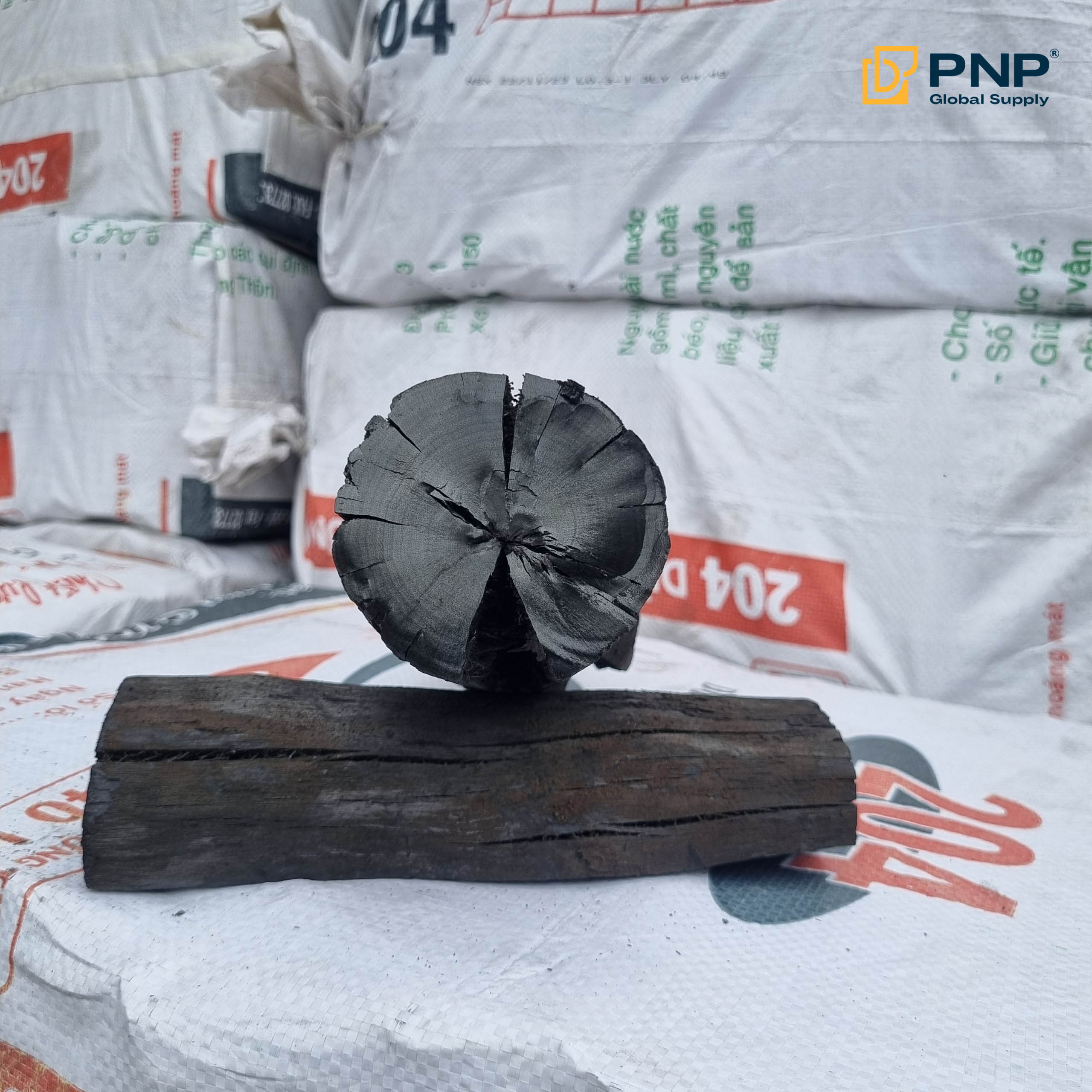 How to Identify High-Quality vs Low-Quality Mangrove Wood Charcoal 2 High-quality mangrove charcoal has a smooth surface, deep black color, natural glos