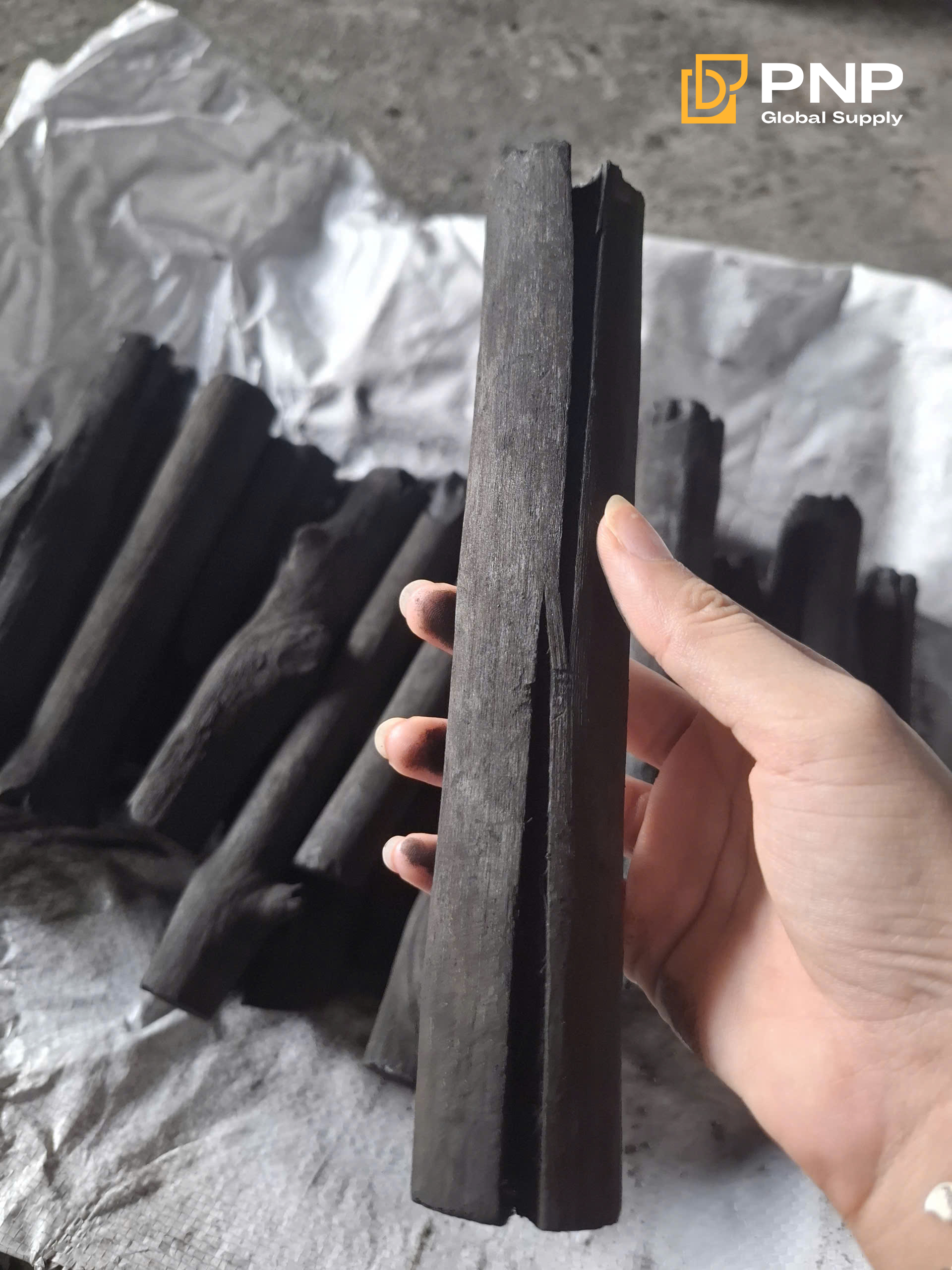 5 Steps to Choose the Right Charcoal Suppliers for Long-Term Partnership 2 Mangrove charcoal is known for high heat and long burn, ideal for restaurants