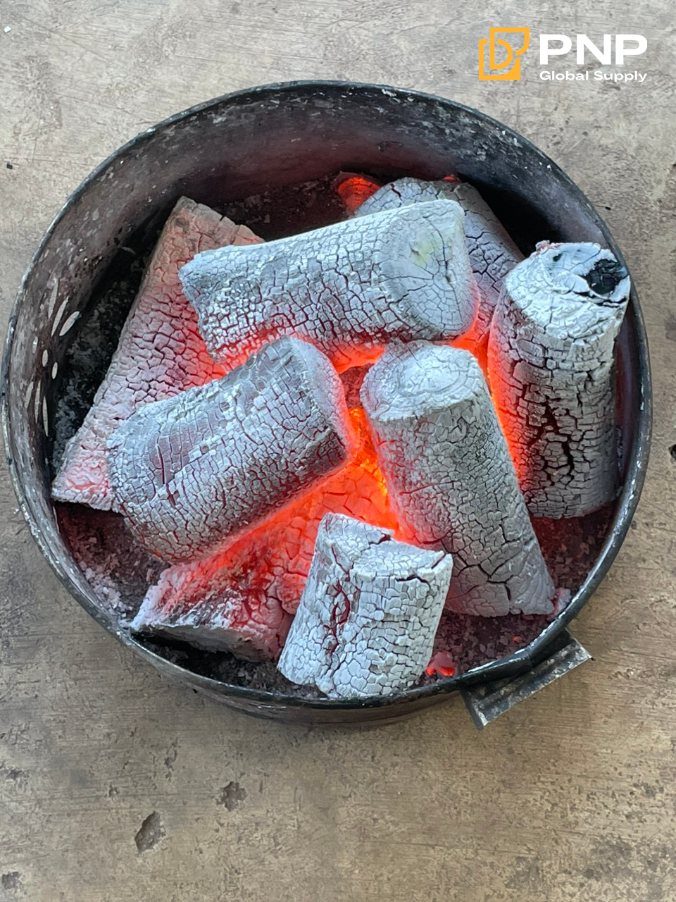 Which Charcoal Sizes Are Best for Outdoor Grilling? A Complete Guide for Perfect BBQ Results 3 PNP Kaya Charcoal delivers strong heat and long-lasting performance