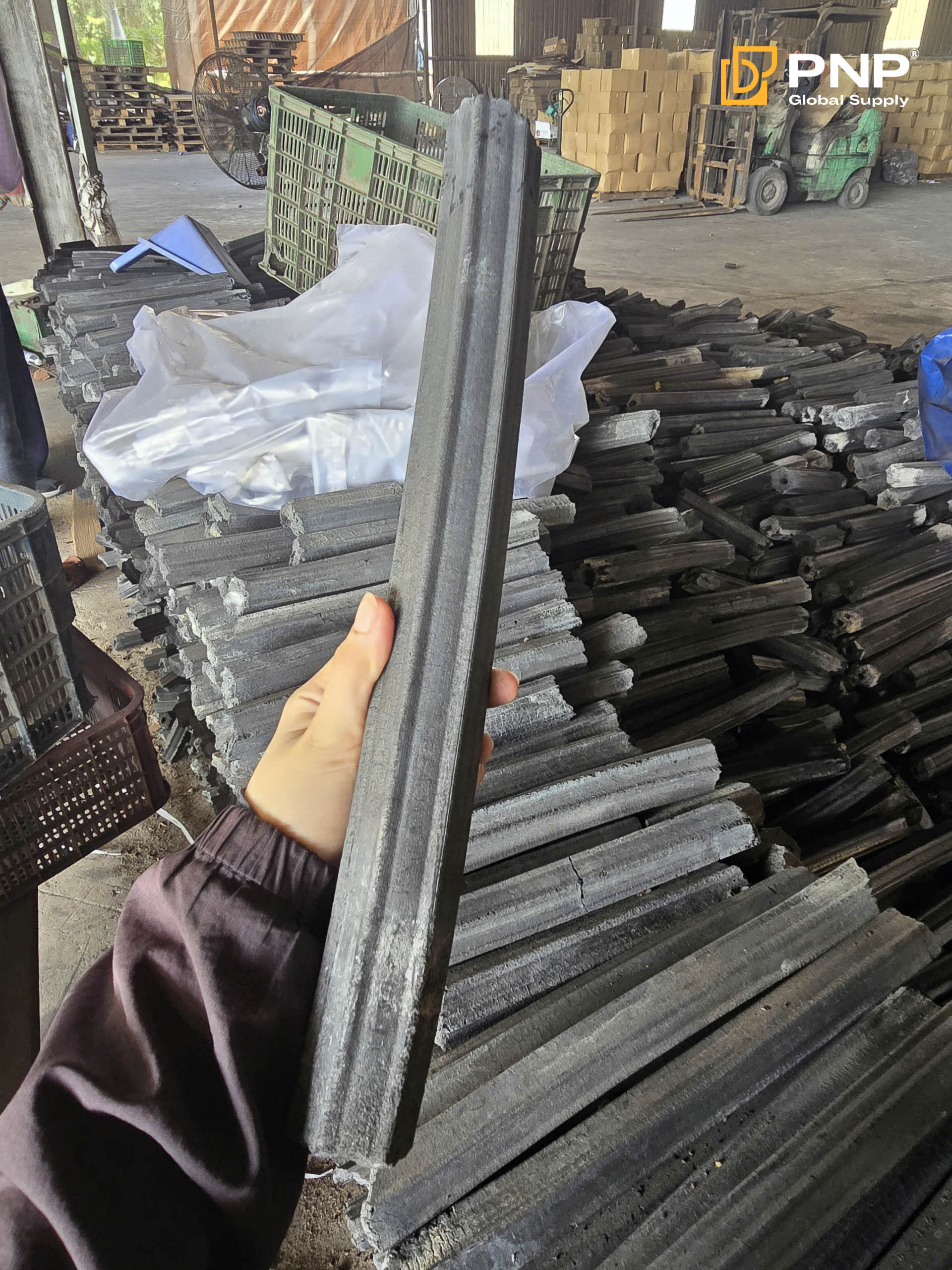 Sawdust charcoal leaves white ash and offers burning time upp to 7 hours