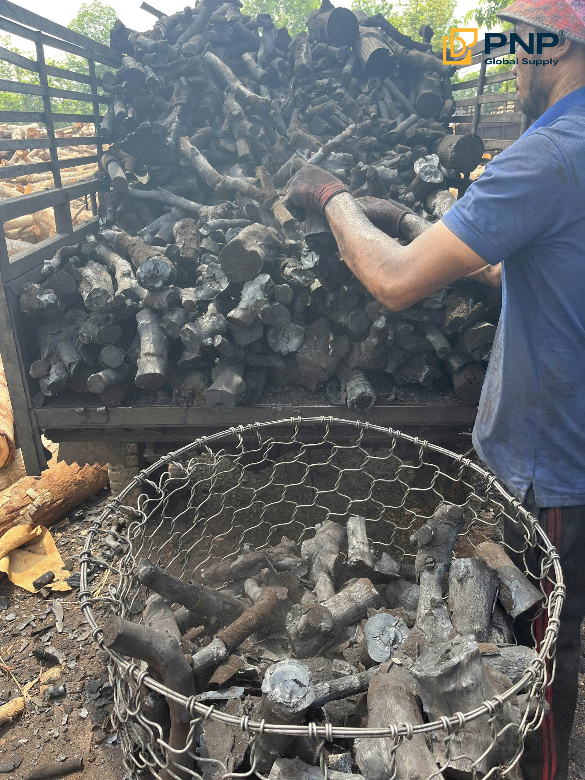 How to Make Longan Charcoal: A Complete Guide to Longan Charcoal Production 2 Longan charcoal is sorted by size and quality to ensure consistent performance