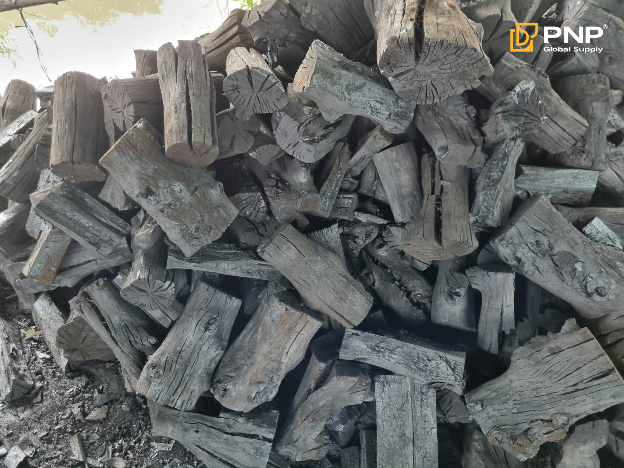 Charcoal wholesale price trends in 2026 are key for importers planning costs and bulk sourcing