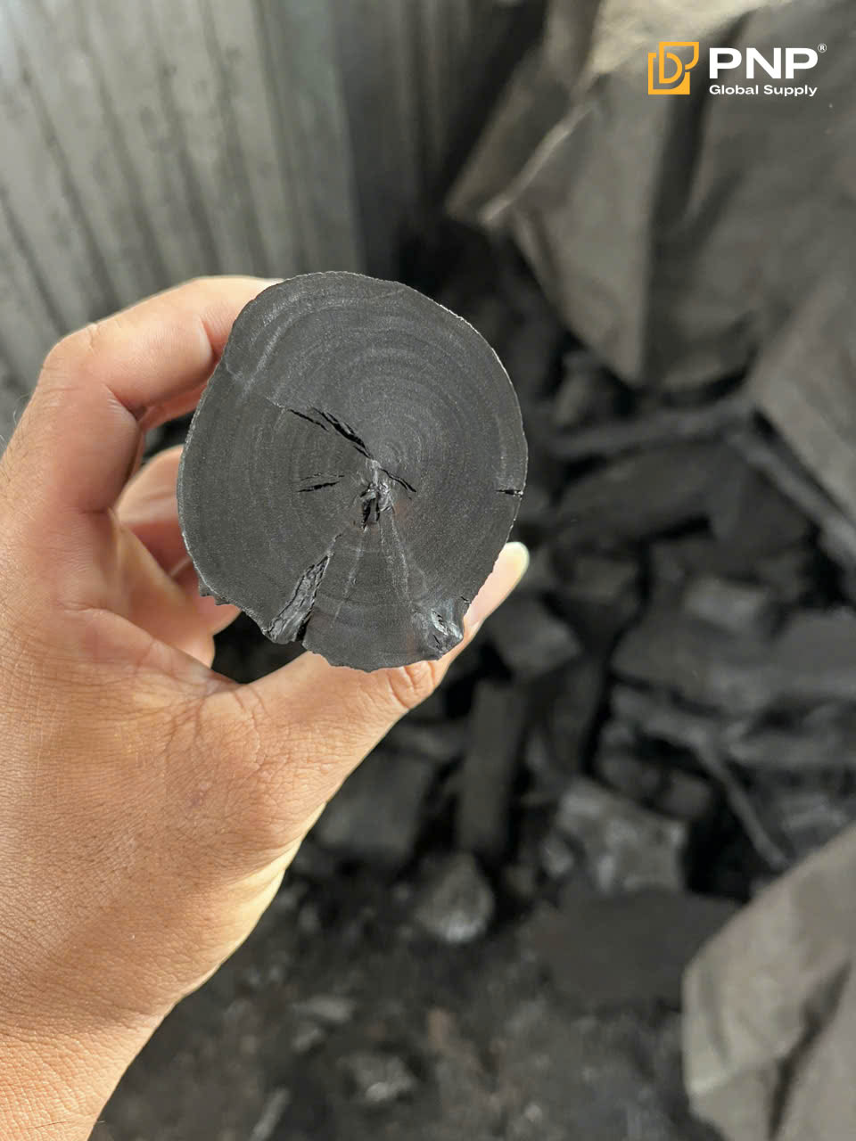 What is Good Smoke vs Bad Smoke BBQ? (White Smoke and Blue Smoke Explained in Grilling) 2 The right charcoal is the first step to clean blue smoke and better BBQ flavor