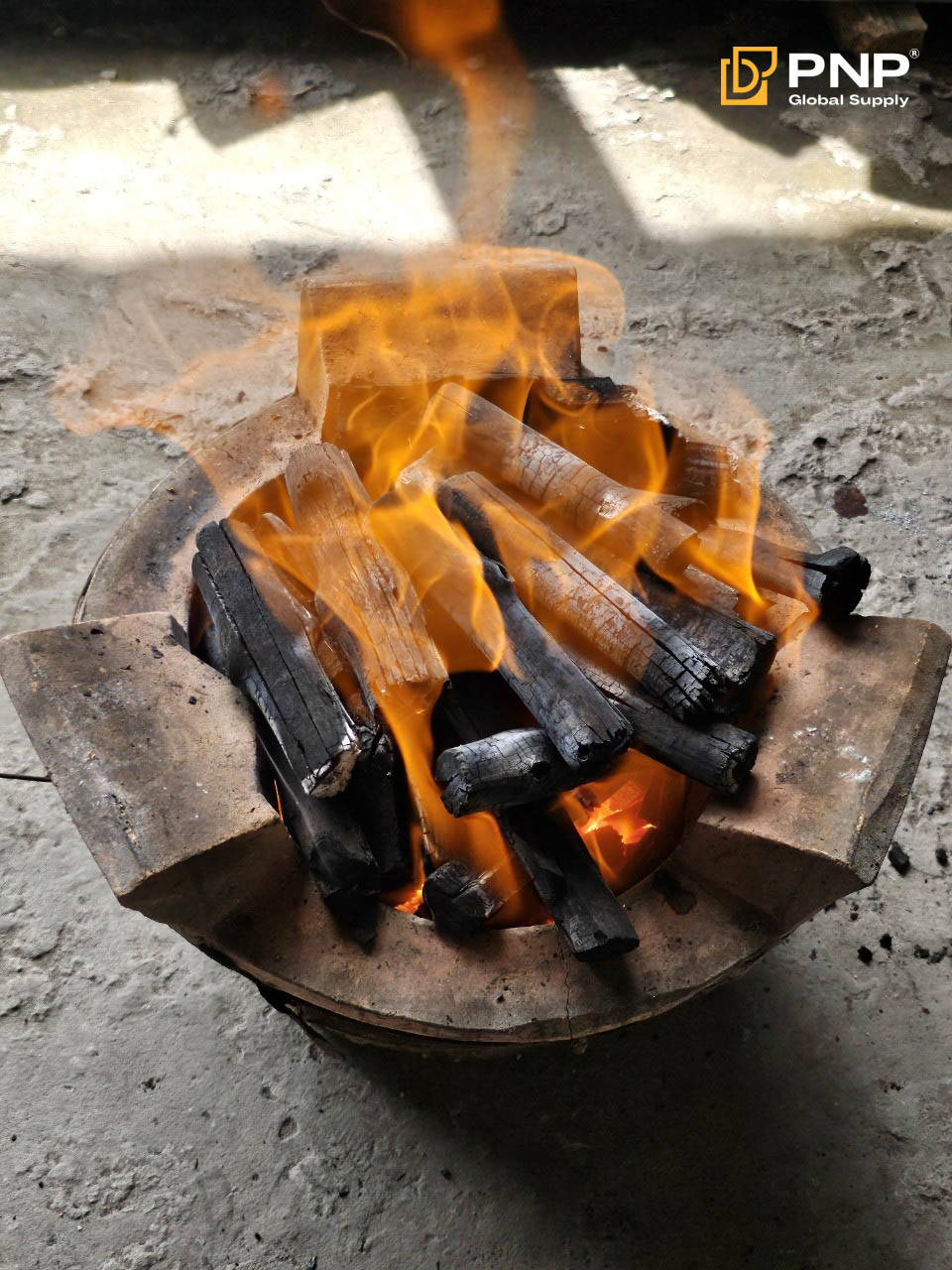 How Much Charcoal per kg? A Complete Buyer’s Guide for BBQ Users 2 About 1–1.5 kg of charcoal per BBQ session