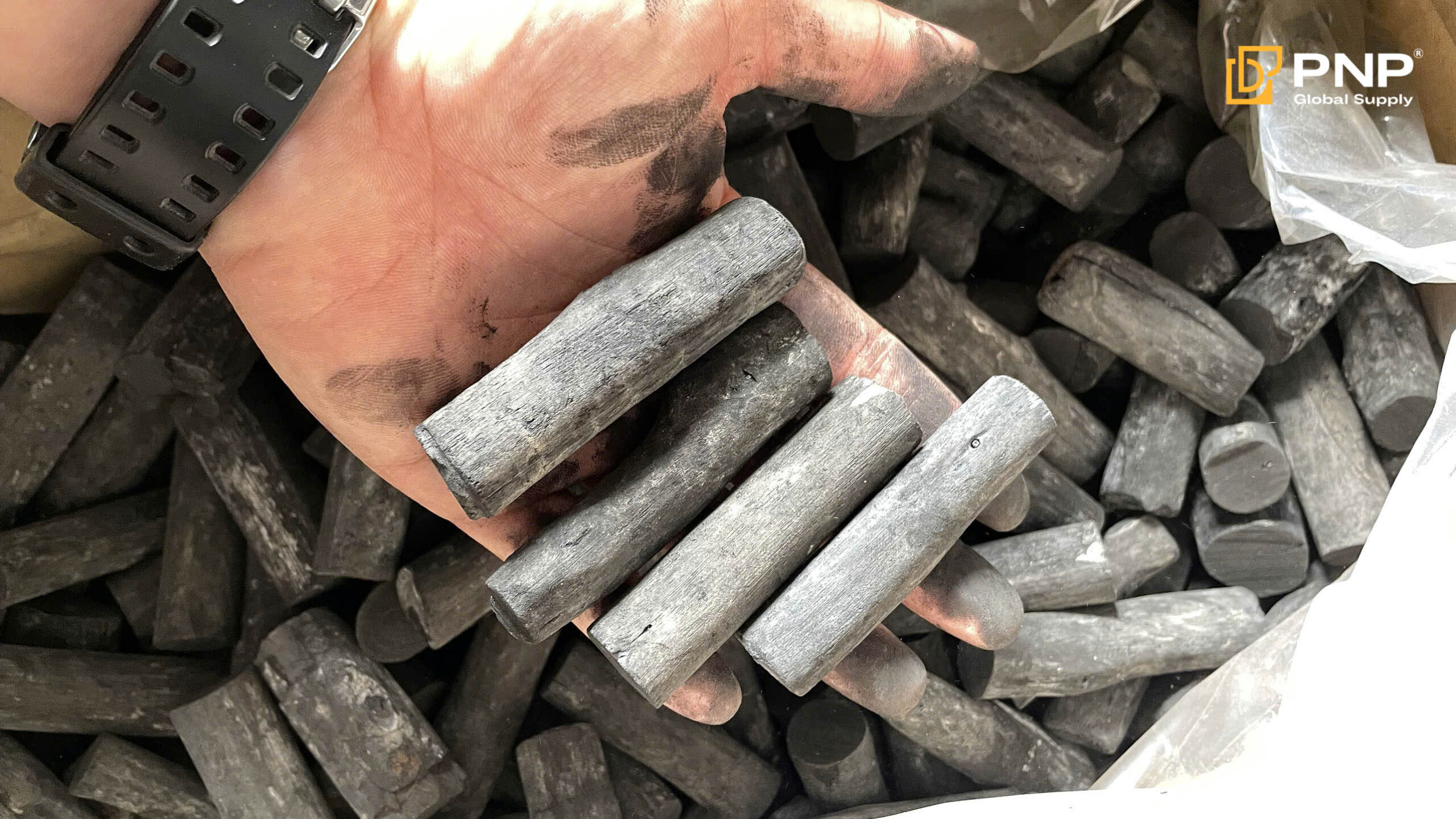 Vietnam white charcoal made from eucalyptus wood offers strong and stable heat for grilling