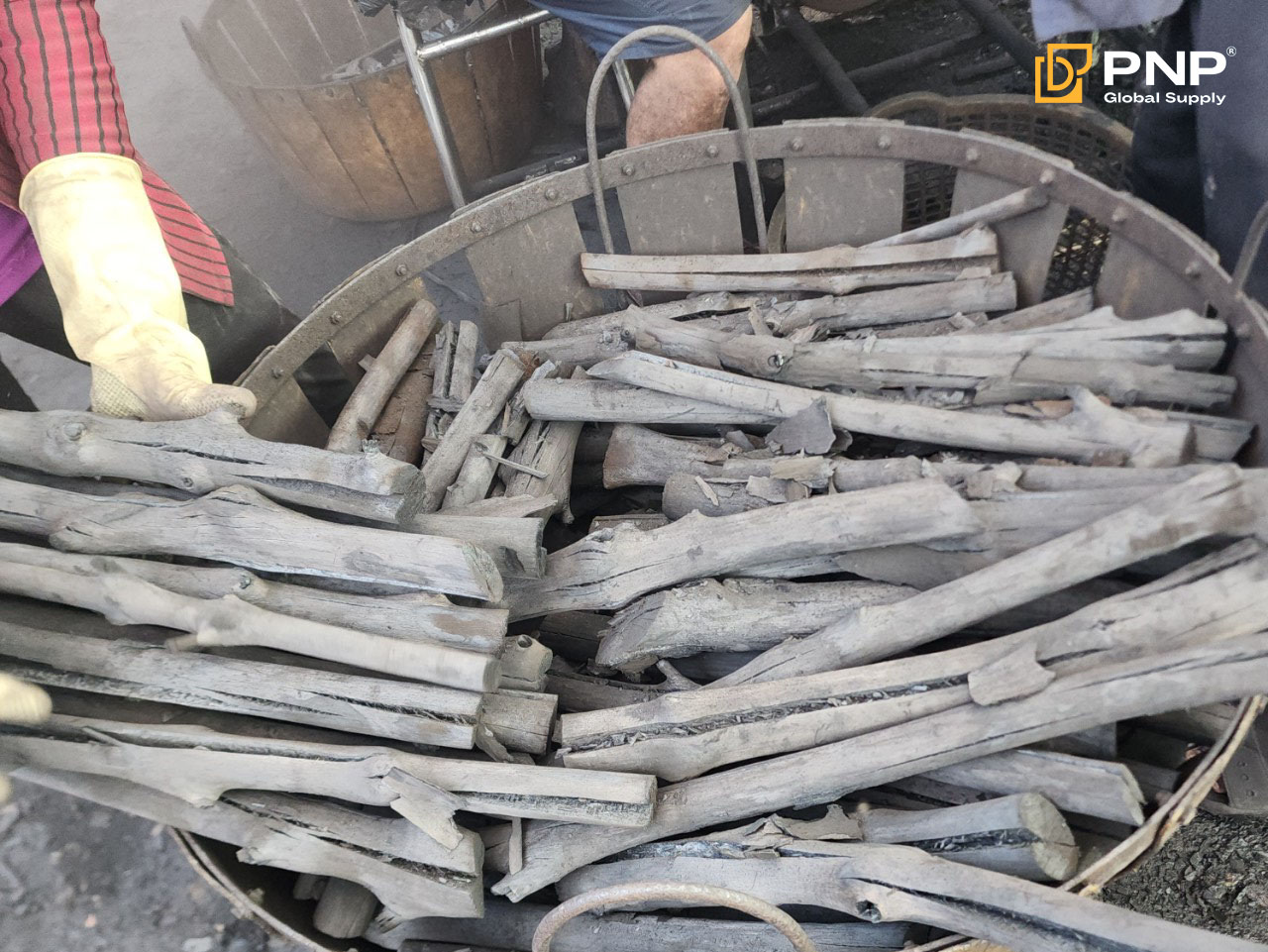 1 kg charcoal price varies by quality