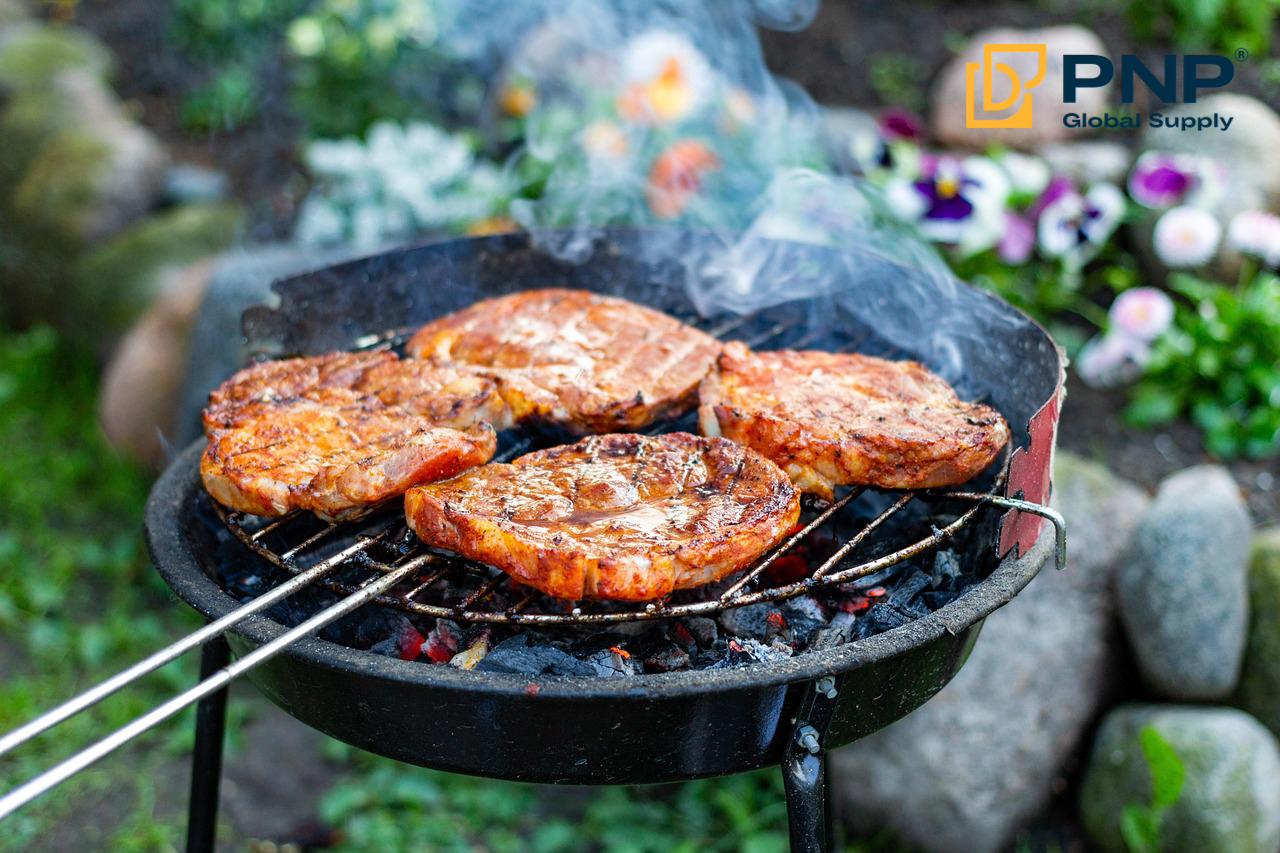 Which Is the Best Charcoal Briquette: Sawdust or Coconut Briquettes? 1 Charcoal briquettes have become a popular choice for modern BBQ grilling
