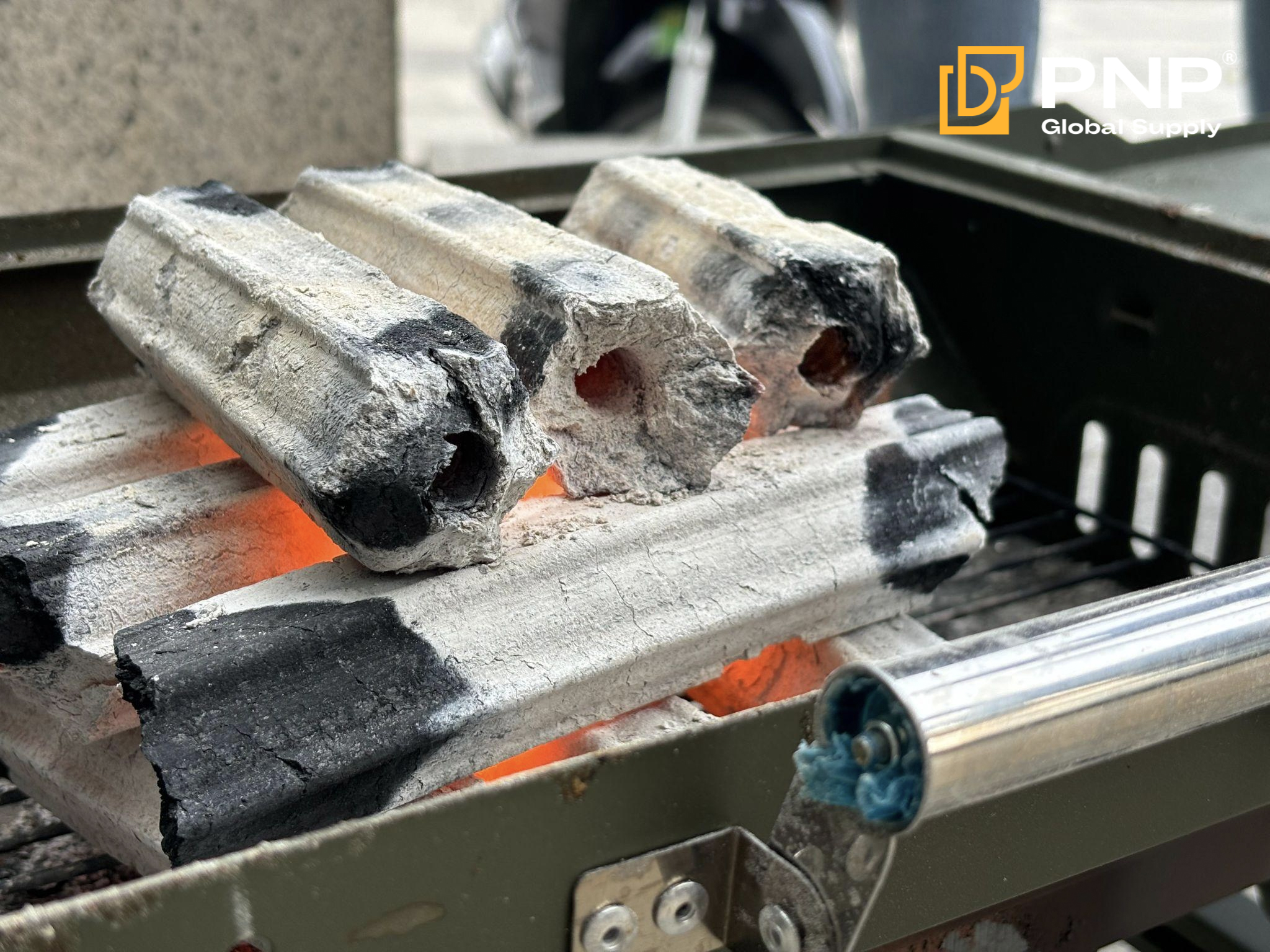 How to Use Charcoal at Home: A Complete Guide for Safe & Efficient Grilling 3 Long-burning sawdust briquettes for extended BBQ sessions