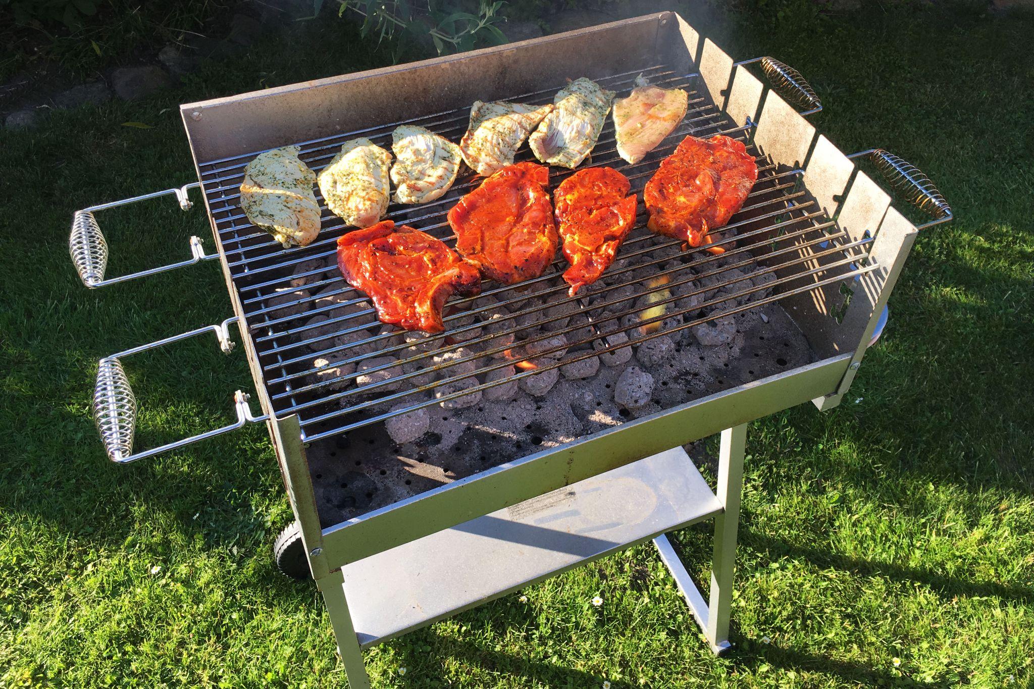 The right amount of charcoal ensures even cooking and stable heat