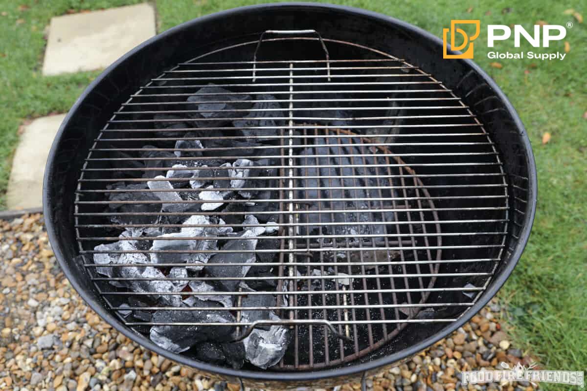 A two-zone fire gives BBQ users better heat control and flare-up management