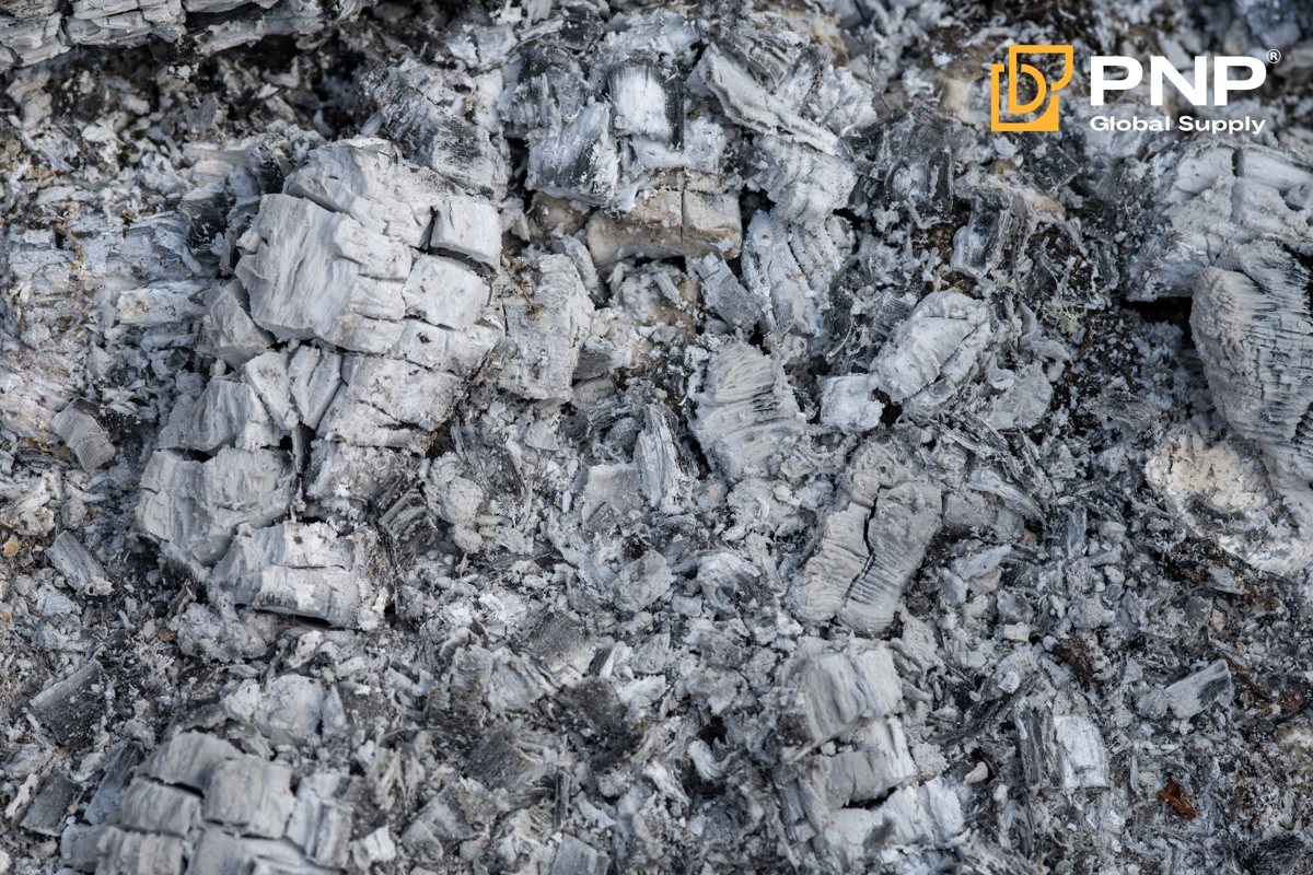 Ash residue is one of the practical signs buyers can check after a full charcoal burn test