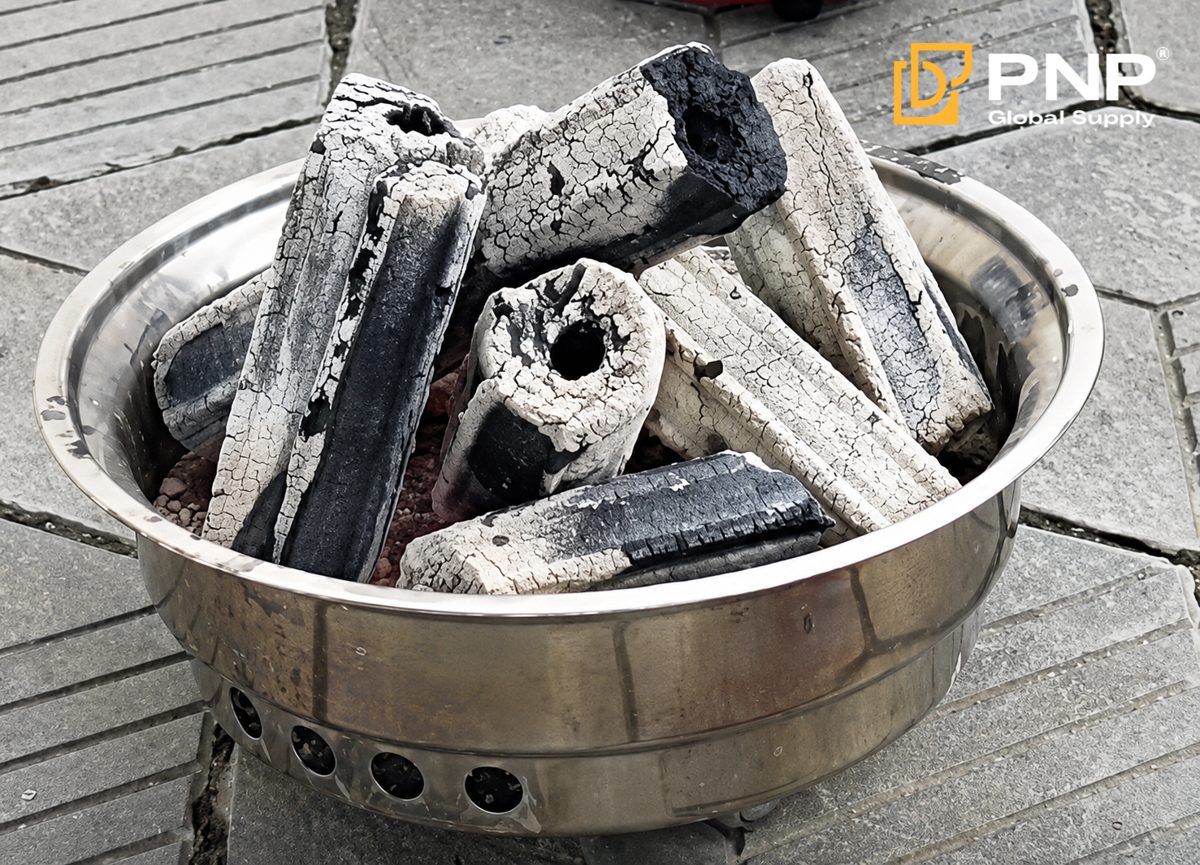 Charcoal Veg Grill: Choosing Charcoal for Vegetarian BBQ Restaurants 2 Hexagonal sawdust briquettes support consistent fuel loading